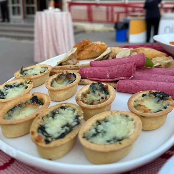 Ispanaklı mini tart ikramı